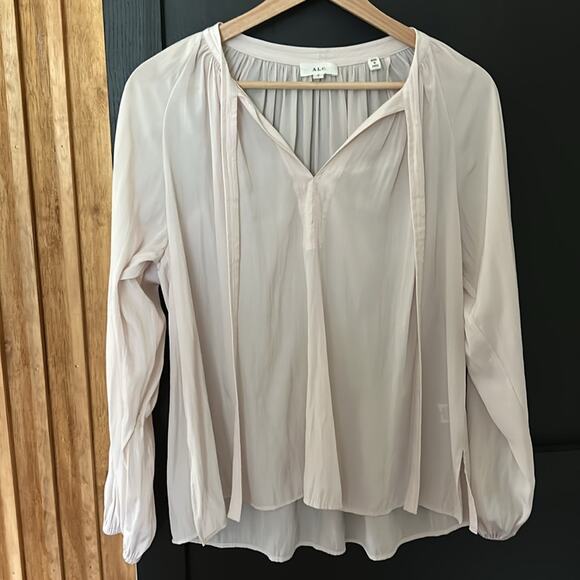 ALC tie Front Flowy Blush Pink Blouse. Size 0 - Picture 2 of 10